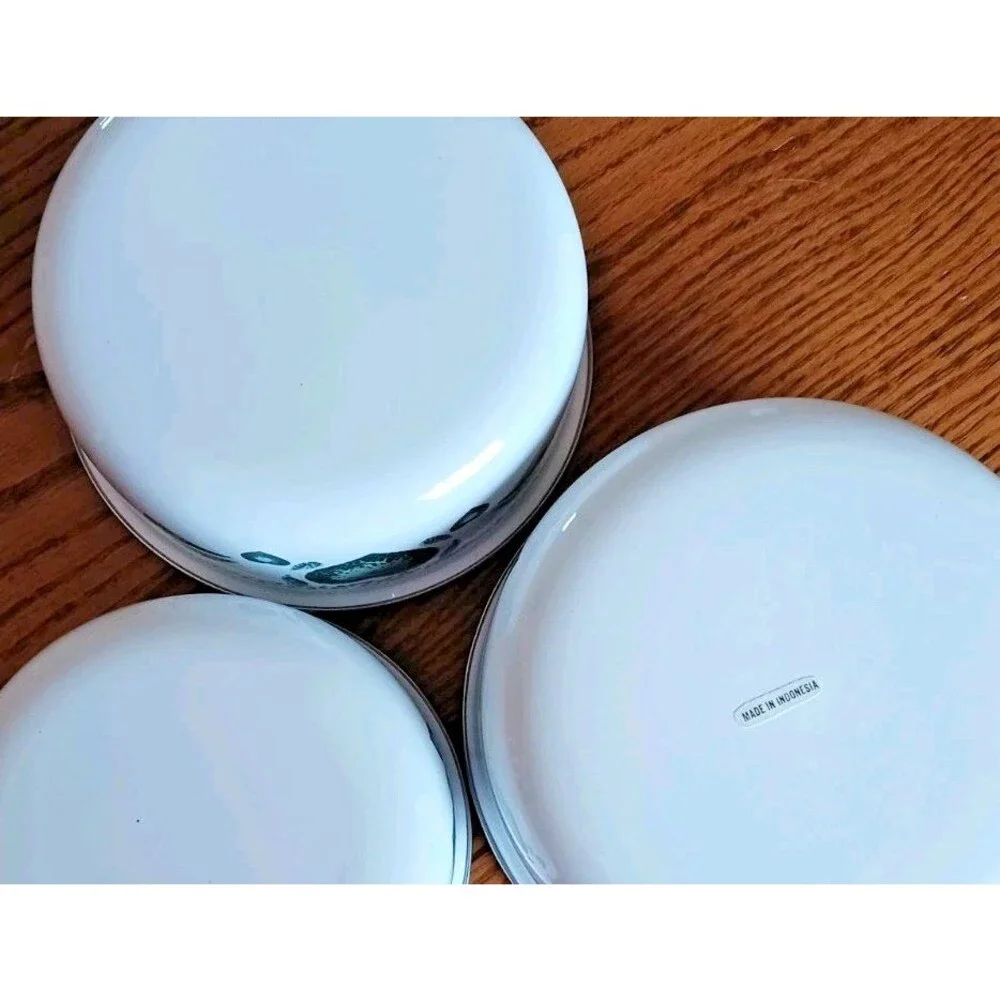 Vtg Set 3 Green White Sponge Heart Enamel Mixing Nesting Bowls Farmhouse Cottage